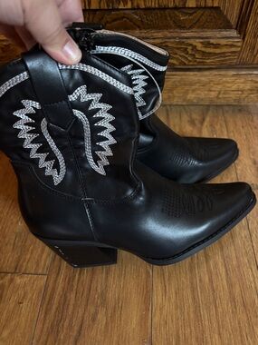 Black Western Ankle Boots with White Stitching